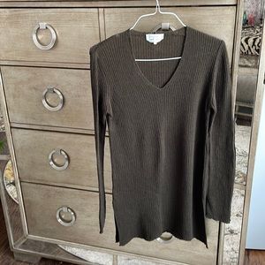 Max Mara olive green tunic/brown sweater, size M